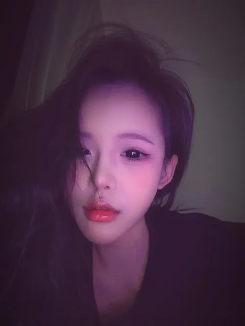 Suzy, 쿠알라룸푸르 인증 캐스트