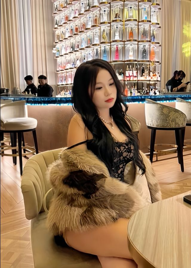 Anna, a verified BonBon host in Phu Tho