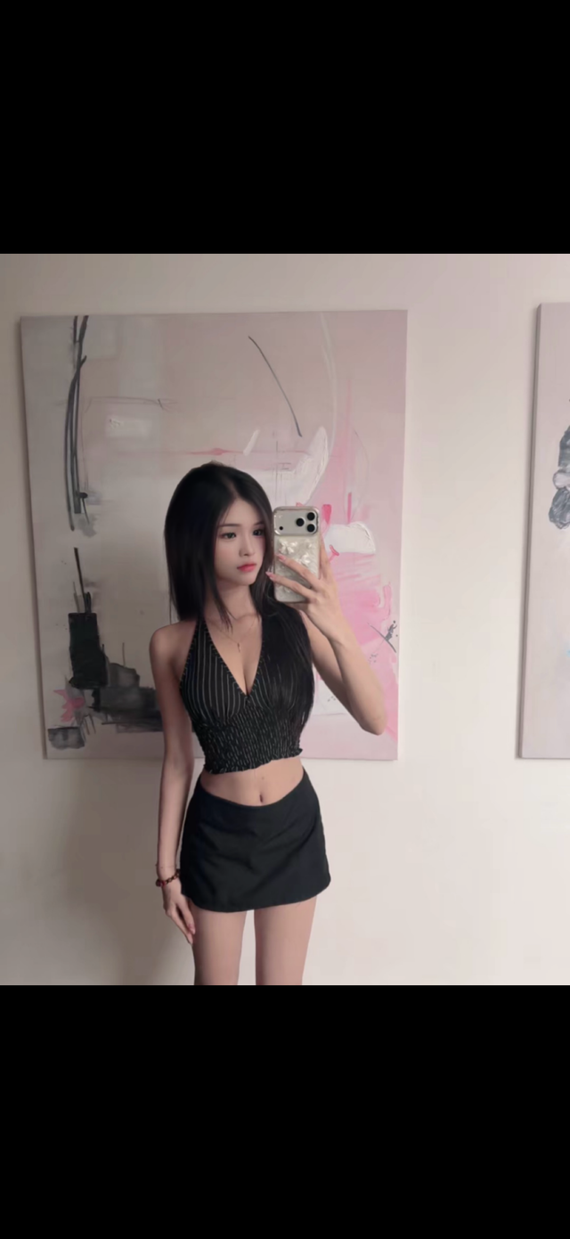 Vyy, a verified BonBon host in Ho Chi Minh City
