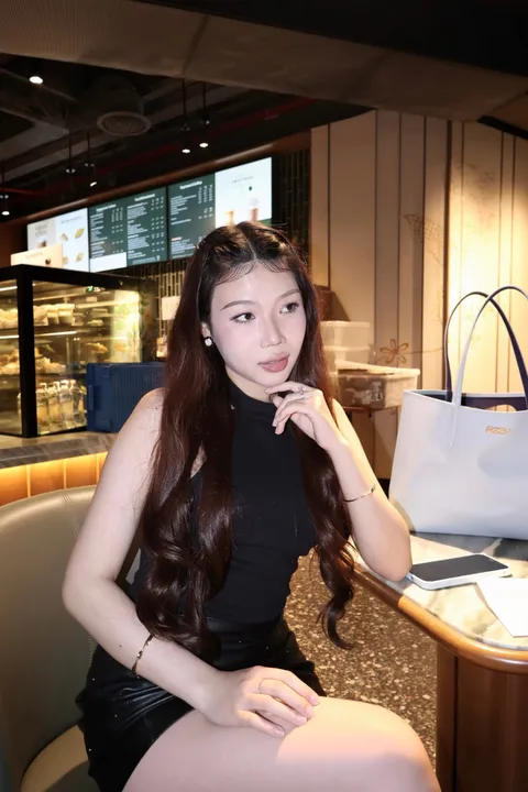 Ponie, 호찌민시 인증 캐스트