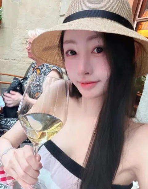 sally, 홍콩 인증 캐스트