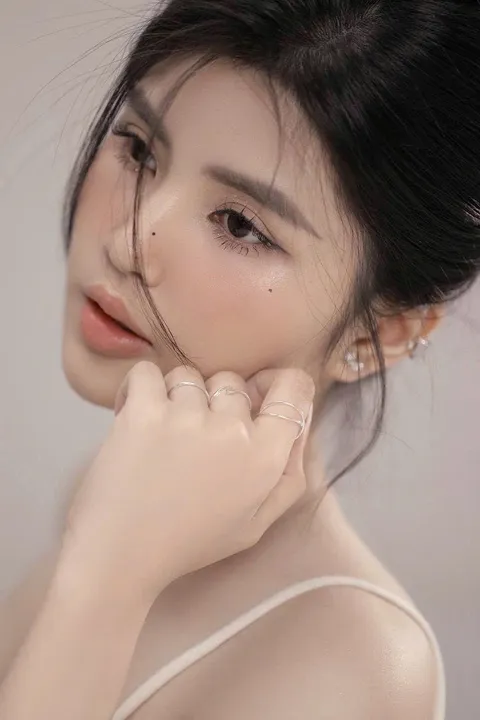 Chic, verified companion in Hanoi
