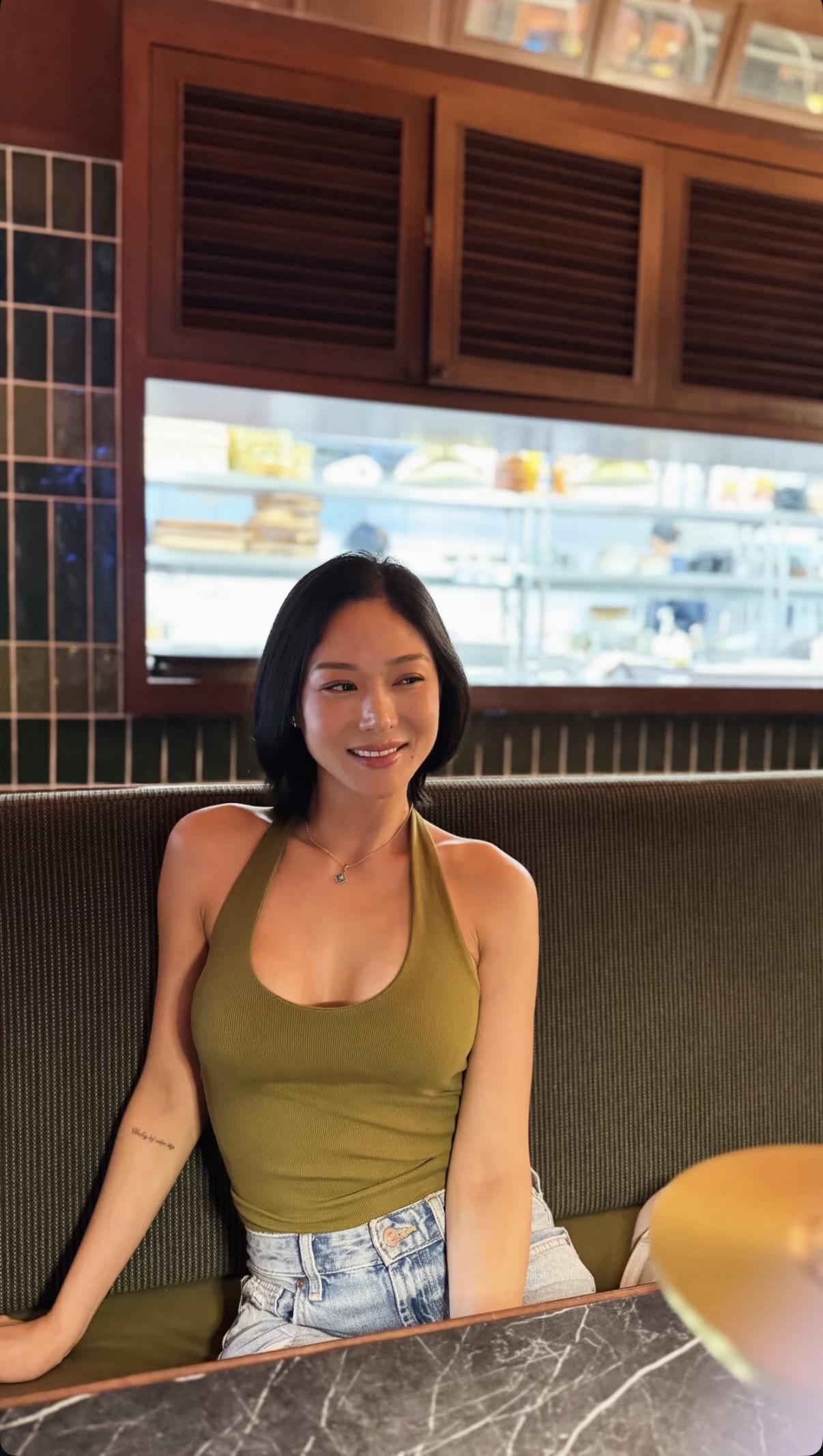 JJ, 赛城 인증 캐스트