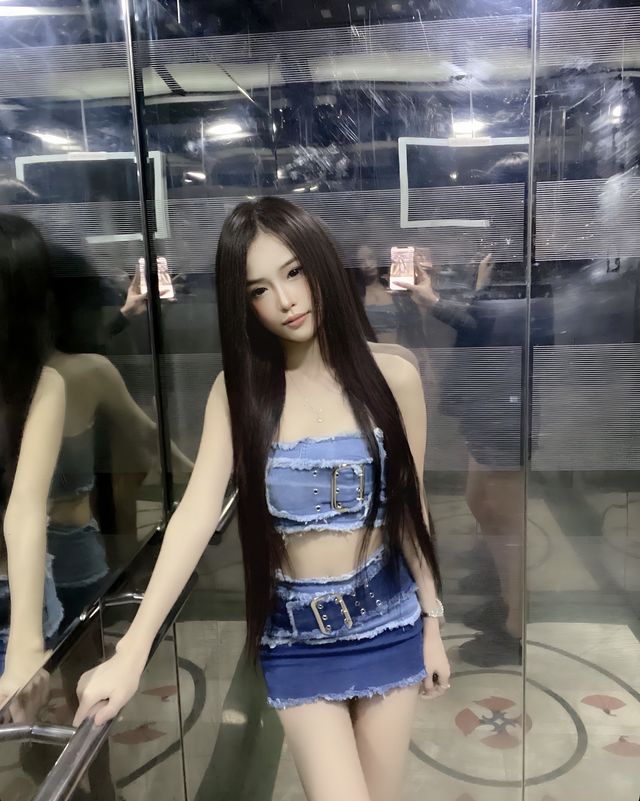 Suzy, a verified BonBon host in Kuala Lumpur