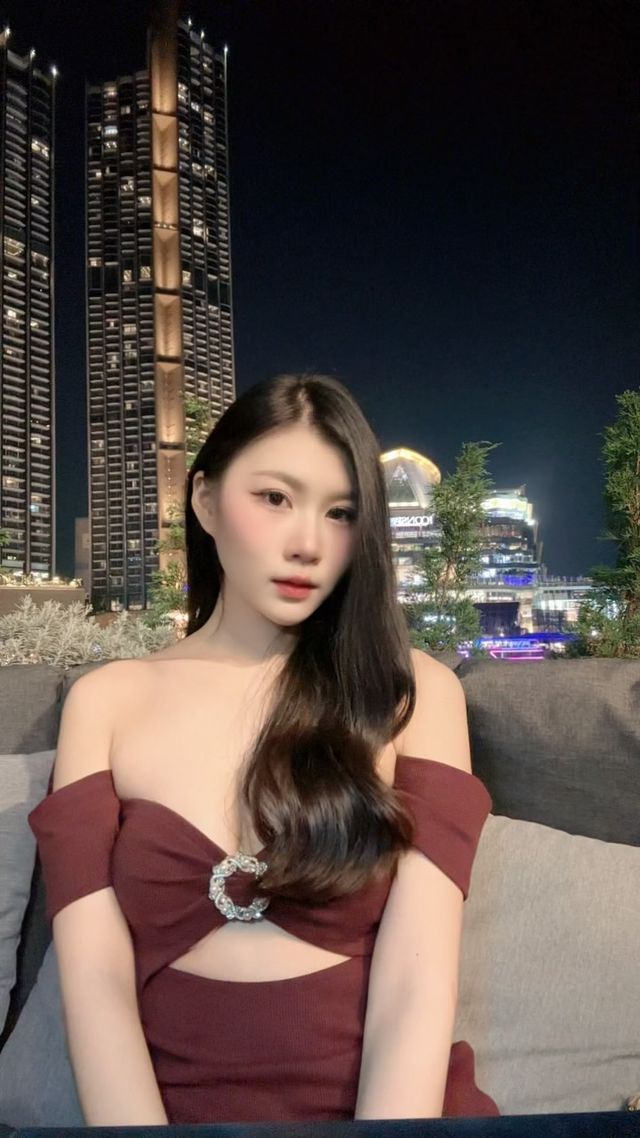 Jingjing, a verified BonBon host in Bangkok