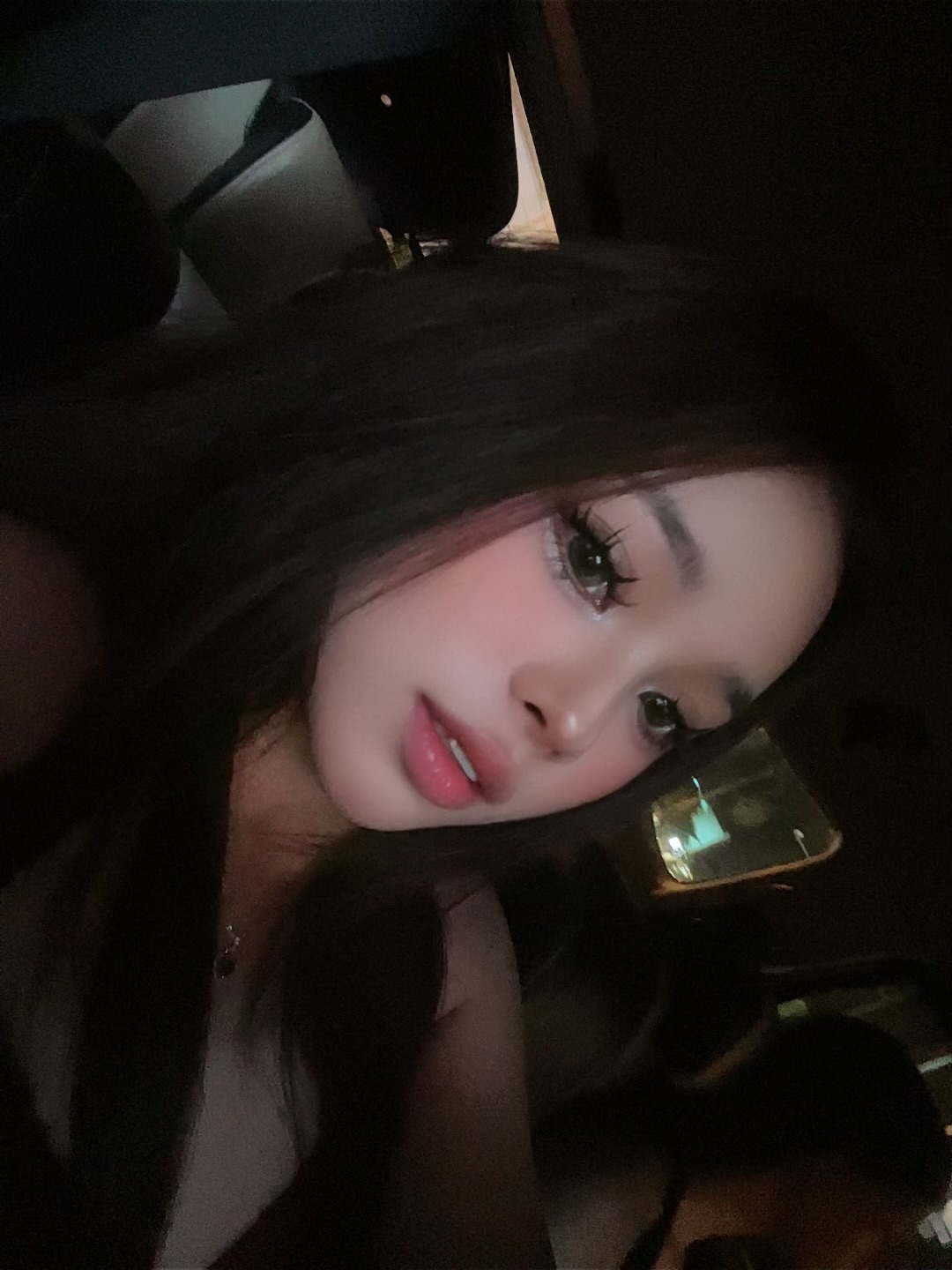 Nhi nhi, 胡志明市 인증 캐스트